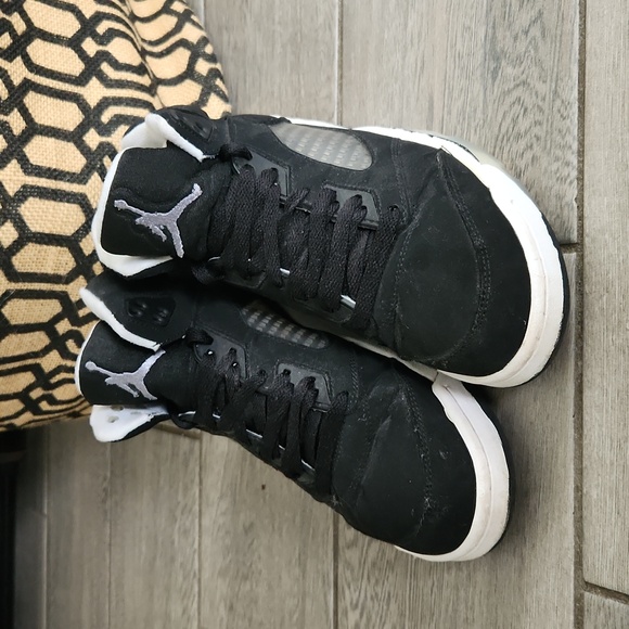 Air Jordans 5 Retro Oreo - Picture 2 of 12